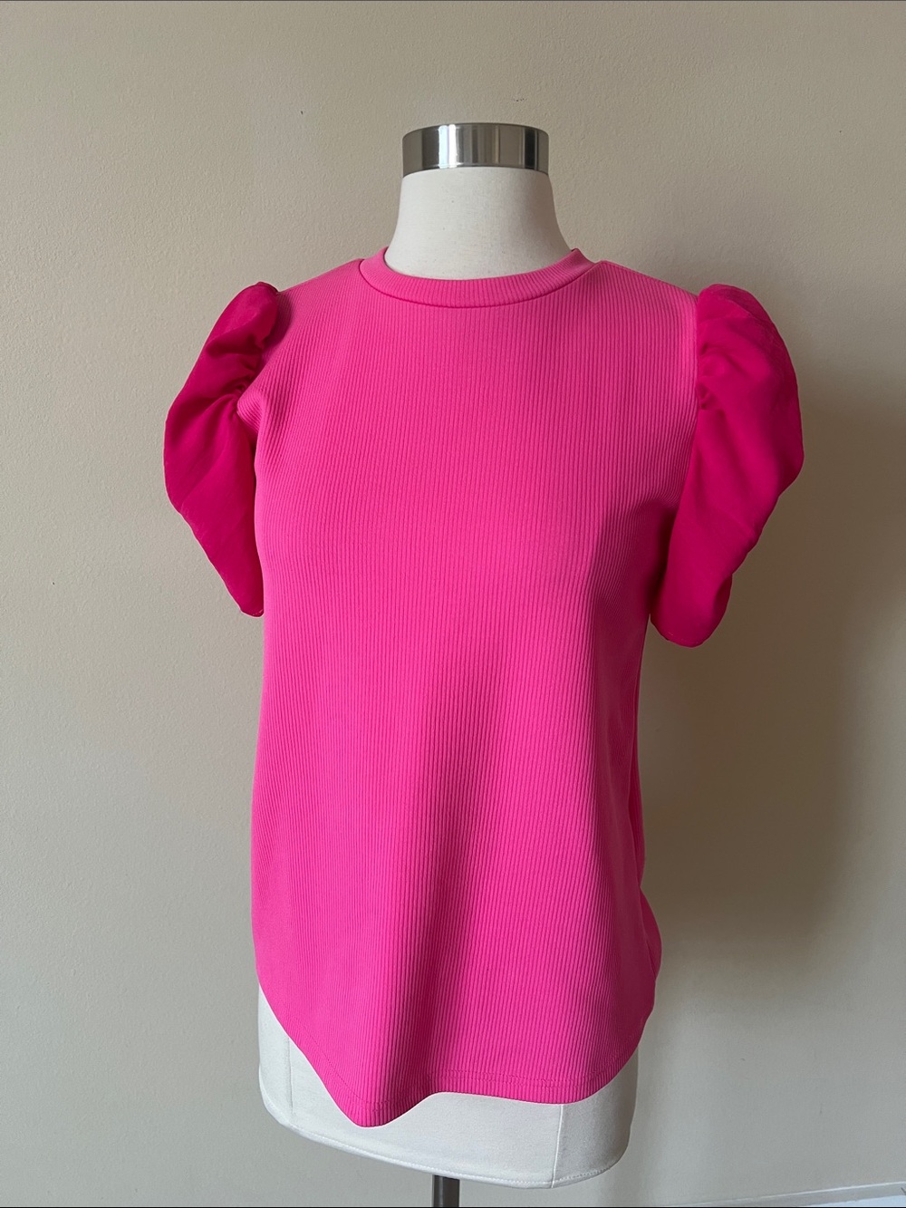 Women's Hot Pink Puff Sleeve Ribbed Tee